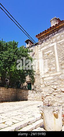 Blick auf Gärten, Straßen und Gassen von Zadar, Dalmatien in Kroatien, Europa Stockfoto