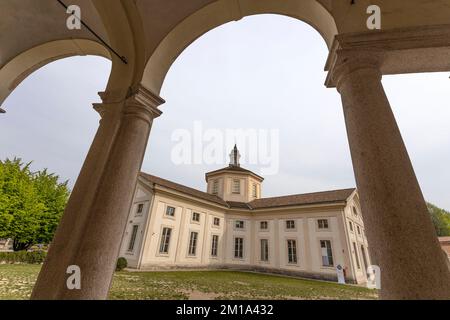 MAILAND, ITALIEN, 7. APRIL 2022 - das historische Gebäude der „Rotonda della Besana“ in Mailand, Italien Stockfoto