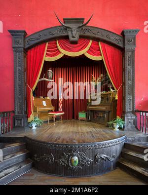 Das Innere des Old West Saloon im 1880 Town in Midland, South Dakota Stockfoto