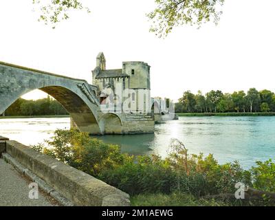 Pont-Saint-Esprit in der Region Languedoc-Roussillon im Departement Gard im Bezirk Nimes, Frankreich, Europa Stockfoto