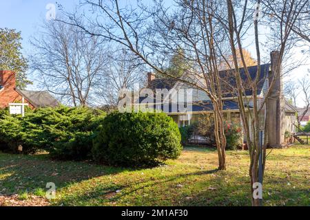 HILLSBOROUGH, NC, USA-29 NOV 2022: The Scott House, Ca. 1840. Stockfoto