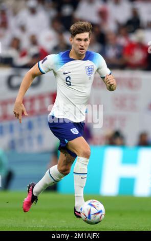 AL KHOR, KATAR - 10. DEZEMBER: FIFA-Weltmeisterschaft Katar 2022. Viertelfinalspiel zwischen England und Frankreich am 10. Dezember 2022 im Al Bayt Stadium in Al Khor, Katar. England – Frankreich 1:2 Fussball WM 2022 bei der FIFA Fußball-Weltmeisterschaft Katar 2022 © diebilderwelt / Alamy Stock Stockfoto