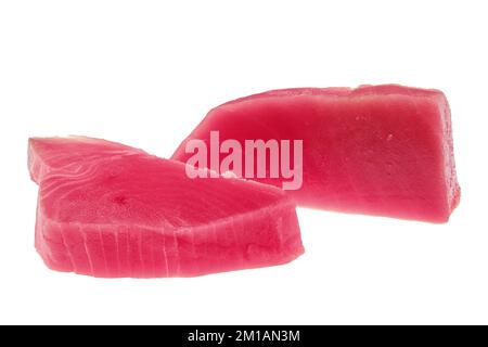 Zwei frische rohe Thunfischsteaks Stockfoto