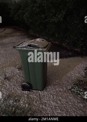 Sheerness, Kent, Großbritannien. 11.. Dezember 2022. In Sheerness, Kent, fällt heute Abend Schnee. Kredit: James Bell/Alamy Live News Stockfoto