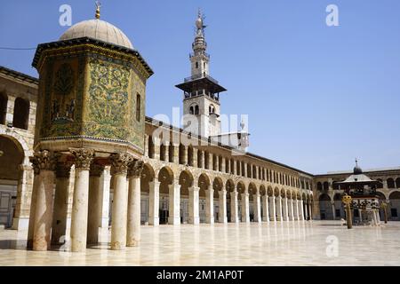 Damaskus, Syrien 02. September 2022 die Umayyad-Moschee, eine der ältesten und größten Moscheen der Welt. Stockfoto