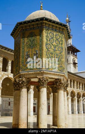 Damaskus, Syrien 02. September 2022 die Umayyad-Moschee, eine der ältesten und größten Moscheen der Welt. Stockfoto