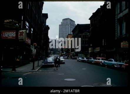 Blick auf die Straße hinunter mit Blick auf das Suffolk County Courthouse, Boston, Städte und Gerichtsgebäude. Edmund L. Mitchell Kollektion Stockfoto