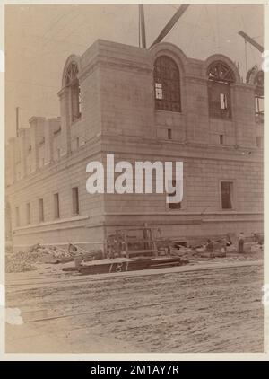 Blick auf Dartmouth und Boylston Street Ecke, mit Fenstern im zweiten Stock, Bau des McKim Gebäudes, öffentliche Bibliotheken, Gebäudebau, Fenster, Boston Public Library Stockfoto