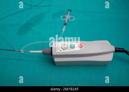 Optische Kohärenztomographie (OCT). Katheter mit Kontrastmittel spülen. Intravenöse Verabreichung von Kontrastmitteln für erweiterte CT- oder MR-Scans. Herzkatze Stockfoto