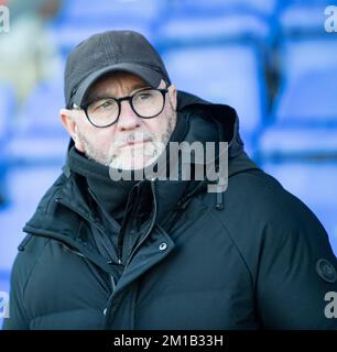 Oldham, Lancashire, Großbritannien. 11.. Dezember 2022. Torquay United's Manager Gary Johnson während des Oldham Athletic Football Club V torquey United Football Club im Boundary Park in der National League (Bild: Kredit: Cody Froggatt/Alamy Live News Stockfoto