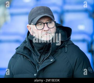 Oldham, Lancashire, Großbritannien. 11.. Dezember 2022. Torquay United's Manager Gary Johnson während des Oldham Athletic Football Club V torquey United Football Club im Boundary Park in der National League (Bild: Kredit: Cody Froggatt/Alamy Live News Stockfoto