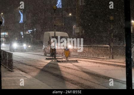 Haringey, London, Großbritannien. 11.. Dezember 2022. Wetter im Vereinigten Königreich: Schneefälle im Norden Londons. Kredit: Matthew Chattle/Alamy Live News Stockfoto