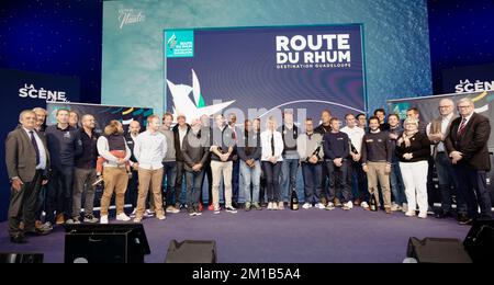 Paris, Frankreich. 10.. Dezember 2022. Allgemeiner Überblick über die Teilnehmer bei der Präsentation der Trophäen La Route du Rhum im Salon Nautic am 10. Dezember 2022. Stockfoto