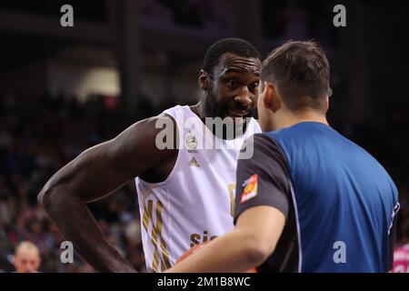 Bonn, Deutschland. 11.. Dezember 2022. Telekom Dome, Basketball Bundesliga, Matchday 9, Telekom Baskets Bonn vs. FC Bayern München, Othello Hunter (Bayern) schaut. Kredit: Juergen Schwarz/Alamy Live News Stockfoto