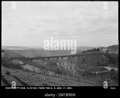 Wachusett-Staudamm, stromabwärts des Staudamms, aus Nordosten, Viadukt, Clinton, Mass., 17. November 1905 , Wasserwerke, Dämme, allgemeine Ansichten, Viadukte Stockfoto