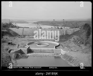 Wachusett Dam, vom Viadukt, Clinton, Mass., April 2, 1904 , Wasserwerke, Dämme, Baustellen Stockfoto