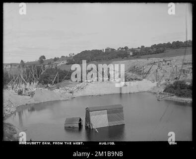 Wachusett Dam, aus dem Westen, Clinton, Massachusetts, 1. August, 1903 , Wasserwerke, Dämme, Baustellen Stockfoto