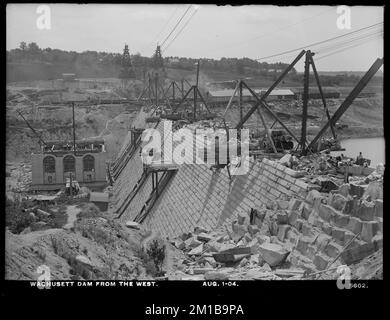 Wachusett Dam, aus dem Westen, Clinton, Massachusetts, 1. August, 1904 , Wasserwerke, Dämme, Baustellen Stockfoto