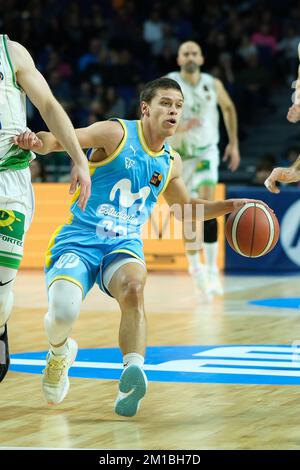 Madrid, Spanien. 11.. Dezember 2022. Spieler Hansel Atencia von Movistar Estudiantes in Aktion während der Spanischen Liga, Liga LEB Oro, Basketballspiel zwischen Movistar Estudiantes und TAU Castello im Wizink Center Pavillon. Endpunktzahl: Movistar Estudiantes 77-52 TAU Castello (Foto: Atilano Garcia/SOPA Images/Sipa USA). Guthaben: SIPA Live USA/Alamy News Stockfoto