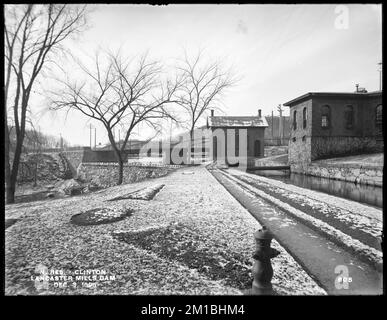 Wachusett Reservoir, Lancaster Mills Gatehouse and Damm, aus dem Nordosten, Clinton, Mass., Dezember 3, 1896 , Wasserwerke, Reservoirs, Wasserverteilungsstrukturen, Immobilien, Mühlengebäude Stockfoto