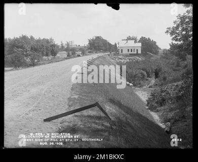 Wachusett Reservoir, Umsiedlung der Worcester Street, Westseite der Fill-Station 3+, Southerly, West Boylston, Massachusetts, 26. August, 1902 , Wasserwerke, Reservoirs, Wasserverteilungsstrukturen, Baustellen Stockfoto