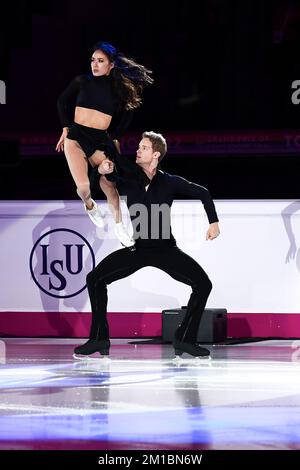 Turin, Italien. 11.. Dezember 2022. Madison Chock und Evan Bates aus den USA treten am vierten Tag des ISU Grand Prix of Figure Skating Final auf der Gala-Ausstellung auf. Kredit: Nicolò Campo/Alamy Live News Stockfoto