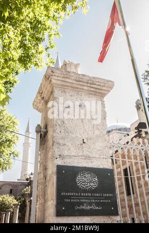 Bild der Ayasofya camii Moschee, auch Hagia Sophia Moschee genannt. Hagia Sophia offiziell die Hagia Sophia große Moschee und früher die Kirche o Stockfoto