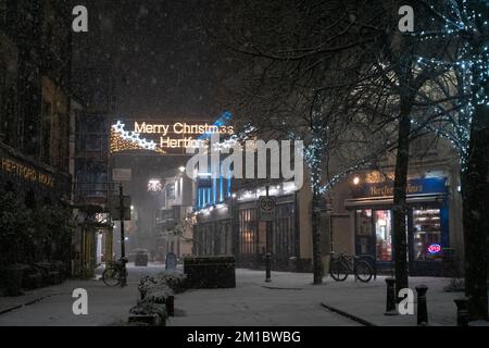 Hertford, Großbritannien. 11.. Dezember 2022 Starker Schneefall in Hertford, Großbritannien. Andrew Steven Graham/Alamy Live News Stockfoto