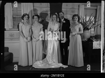 Hochzeitsfeier, Hochzeiten, Brautjungfern, Brautjungfern. Samuel Chamberlain Fotosammlung Negatives Stockfoto