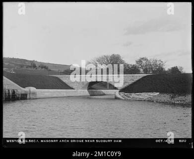 Weston Aqueduct, Section 1, Maurerbogenbrücke nahe Sudbury Dam, Southborough, Mass., 14. Oktober 1903, Wasserwerke, Aquädukte, Bogenbrücken, Bauarbeiten abgeschlossen Stockfoto