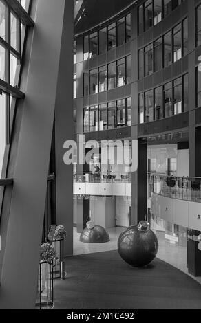 Calgary, Alberta/Kanada - Nov. 11 2022: Lobby des Bow Wolkenkratzers Stockfoto