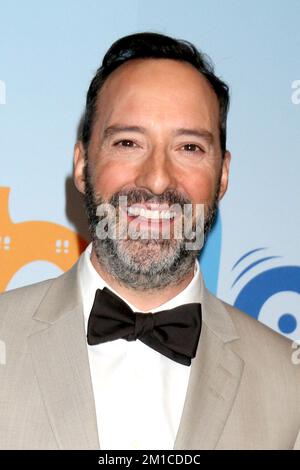 11. Dezember 2022, Los Angeles, CA, USA: LOS ANGELES - 11. DEZEMBER: Tony Hale bei den Emmy Awards 2022 für Kinder und Familien - Ankunft im Ebell Theater am 11. Dezember 2022 in Los Angeles, CA (Kreditbild: © Kay Blake/ZUMA Press Wire) Stockfoto