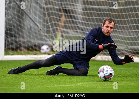 Gents Torwart Davy Roef wurde während eines Trainings im Wintertrainingslager der belgischen Fußballmannschaft KAA Gent in Oliva, Spanien, am Sonntag, den 11. Dezember 2022 in Aktion gezeigt. BELGA FOTO LUC CLAESSEN Stockfoto