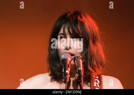 Kopenhagen, Dänemark. 09., Dezember 2022. Der amerikanische Sänger, Musiker und Songwriter Lera Lynn führt ein Live-Konzert im Hotel Cecil in Kopenhagen auf. (Foto: Gonzales Photo - Flemming Bo Jensen). Stockfoto