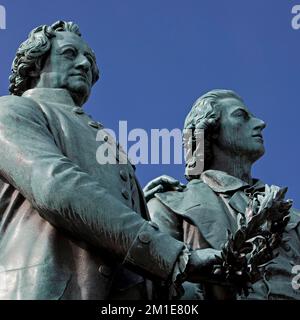 Doppelstandbild Goethe-Schiller-Denkmal von Ernst Rietschel, Friedrich von Schiller, Johann Wolfgang Goethe, Weimar, Thüringen, Deutschland, Europa Stockfoto