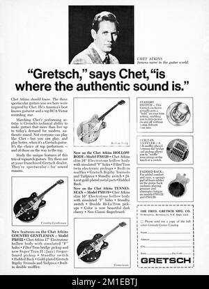 Eine Gretsch-Gitarrenwerbung aus einem Musikmagazin aus dem Jahr 1966 mit Unterstützung des Country-Musikstars Chet Atkins. Stockfoto