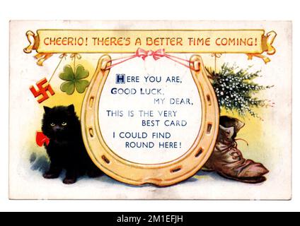 Vintage Bamforth Postkarte aus der Serie „viel Glück“ Nummer 4635 „Cheerio! Es kommt ein besserer Zeitpunkt. Die Swastika ist ein hinduistisches Symbol des Friedens. Stockfoto