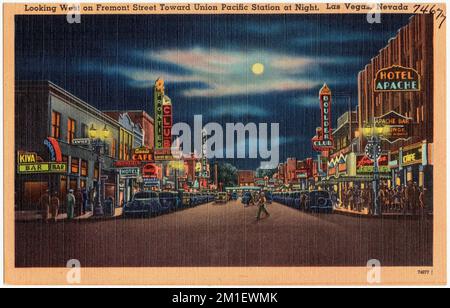Blick nach Westen auf der Fremont Street in Richtung Union Pacific Station bei Nacht, Las Vegas, Nevada , Cities & Towns, Tichnor Brothers Collection, Postkarten der Vereinigten Staaten Stockfoto