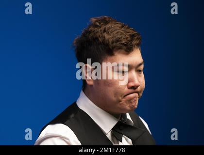 Aktenfoto von 26-04-2022 von Yan Bingtao Reacts. Der ehemalige Meistermeister Yan Bingtao wurde von der World Snooker Tour aufgrund einer laufenden Untersuchung der Spielabsprachen suspendiert. Das Sportgremium hat das Ausgabedatum bekannt gegeben: Montag, 12. Dezember 2022. Stockfoto