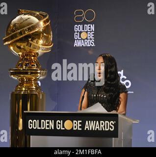 Los Angeles, Usa. 12.. Dezember 2022. Selenis Leyva gibt die Nominierungen für die jährlichen Golden Globe Awards 80. im Beverly Hilton in Beverly Hills, Kalifornien, am Montag, den 12. Dezember 2022 bekannt. Foto: Jim Ruymen/UPI Credit: UPI/Alamy Live News Stockfoto