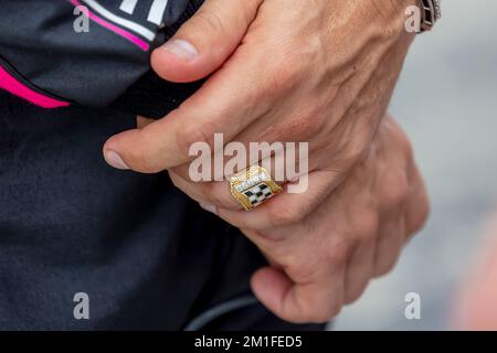 HELIO CASTRONEVES (06) aus Sao Paulo, Brasilien, qualifiziert sich für die Indianapolis 500 auf dem Indianapolis Motor Speedway in Indianapolis, Indiana, USA. Stockfoto