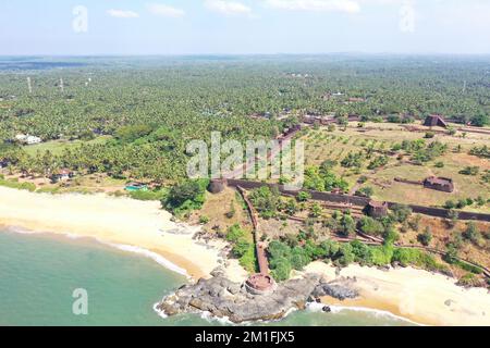 Luftaufnahme von Bekal Fort und Strand in Kasaragod, Kerala, Indien Stockfoto