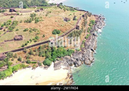 Luftaufnahme von Bekal Fort und Strand in Kasaragod, Kerala, Indien Stockfoto