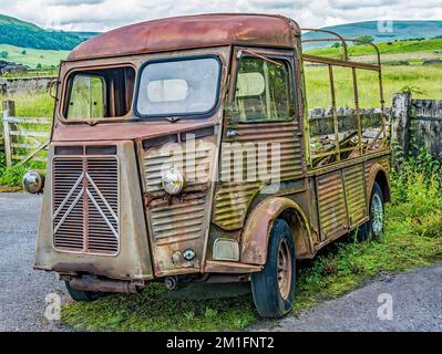 Rusty Citroen 'H' Van, in Lancashire Country, Großbritannien Stockfoto