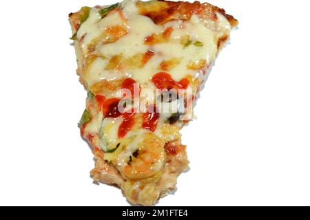 Sea Ranch Pizza mit Garnelen, Krabbenstücken, Ranch Sauce, Scheiben von Paprika und Mozzarella, italienische und amerikanische Küche Hintergrund, Fast Junkfood Conce Stockfoto