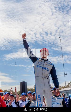 ALEX PALOU (10) aus Barcelona, Spanien, gewinnt den Firestone Grand Prix von Monterey auf dem WeatherTech Raceway Laguna Seca in Monterey, CA, USA. Stockfoto