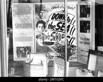 Lobby Display in the Ritz - ABC Cinema in Cleethorpes, Lincolnshire, England 1949 für RICHARD WIDMARK DEAN STOCKWELL und LIONEL BARRYMORE in DEN SCHIFFEN 1949 Regisseur HENRY HATHAWAY Twentieth Century Fox Stockfoto