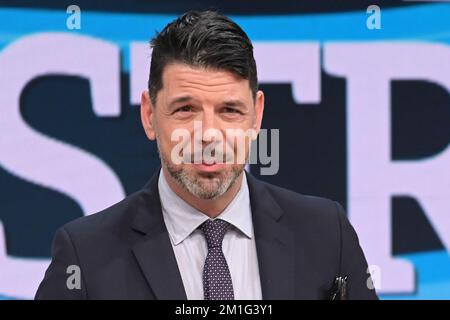 Rom, Italien. 12.. Dezember 2022. Salvo Sottile nimmt an der Fotokonferenz der Rai-fernsehsendung „I fatti vostri“ im Studio 1 der Via Teulada Teil. (Foto: Mario Cartelli/SOPA Images/Sipa USA) Guthaben: SIPA USA/Alamy Live News Stockfoto