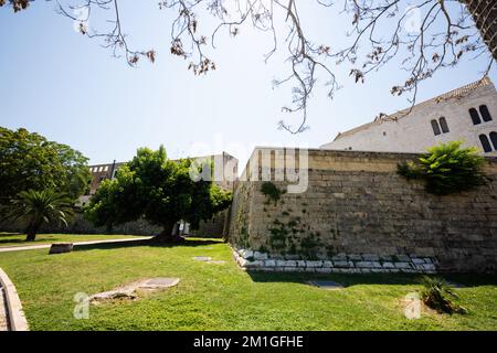 Schwäbisches Schloss oder Castello Svevo, ein mittelalterliches Wahrzeichen Bari, Apulien, Süditalien. Stockfoto