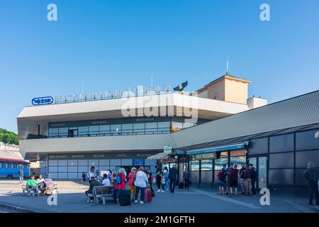 Bratislava (Pressburg): Hauptbahnhof (Bratislava hlavná stanica) in , Slowakei Stockfoto